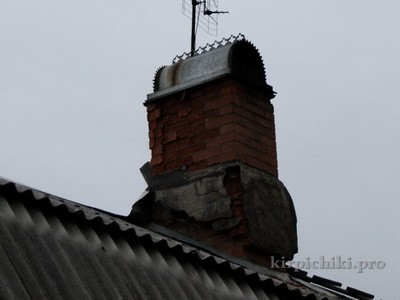 Кирпич для печей на крыше разрушается.