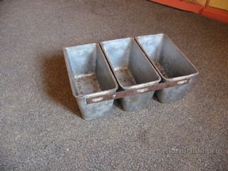 Строенные формы для выпечки хлеба.