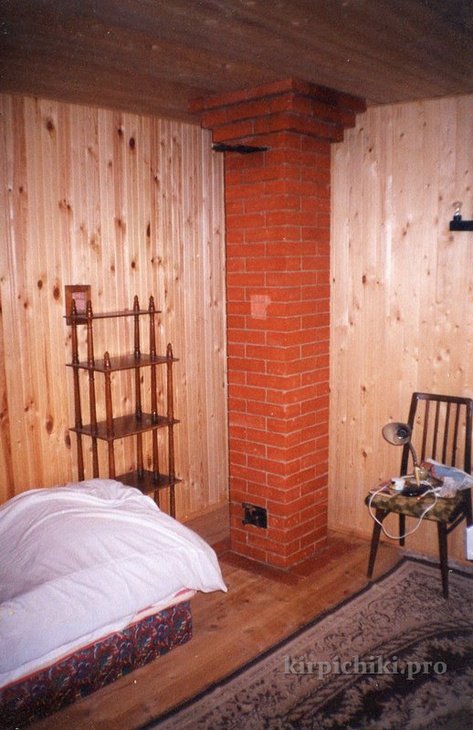 Труба в мансарде